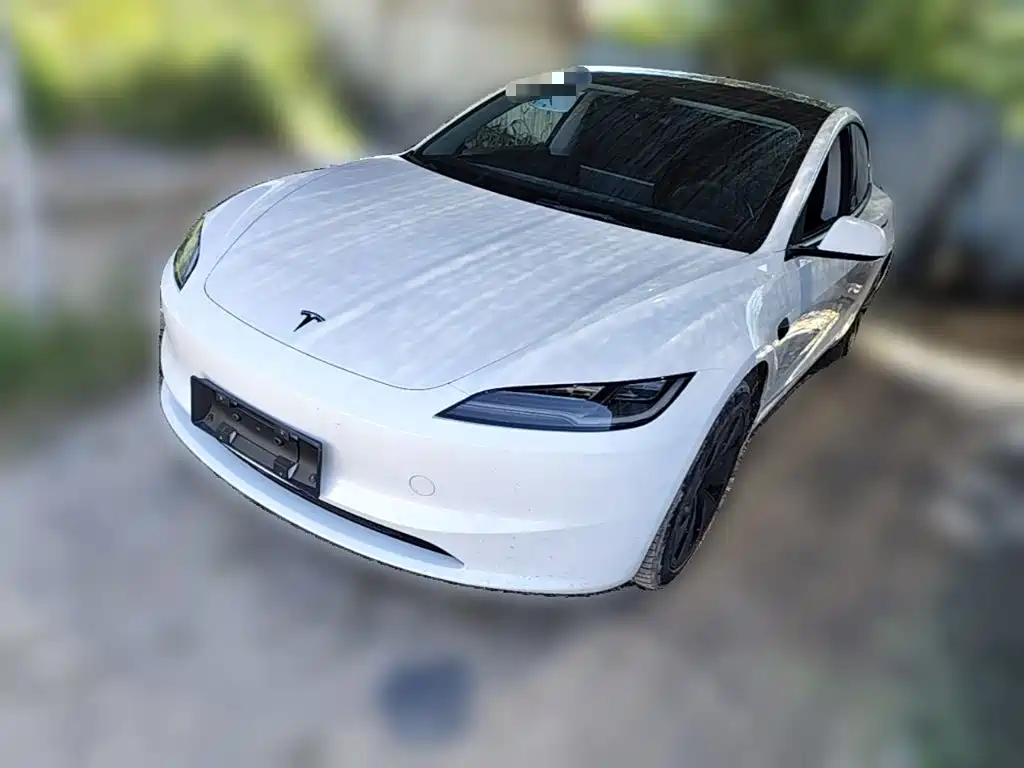 Tesla Model 3 — миниатюра 3