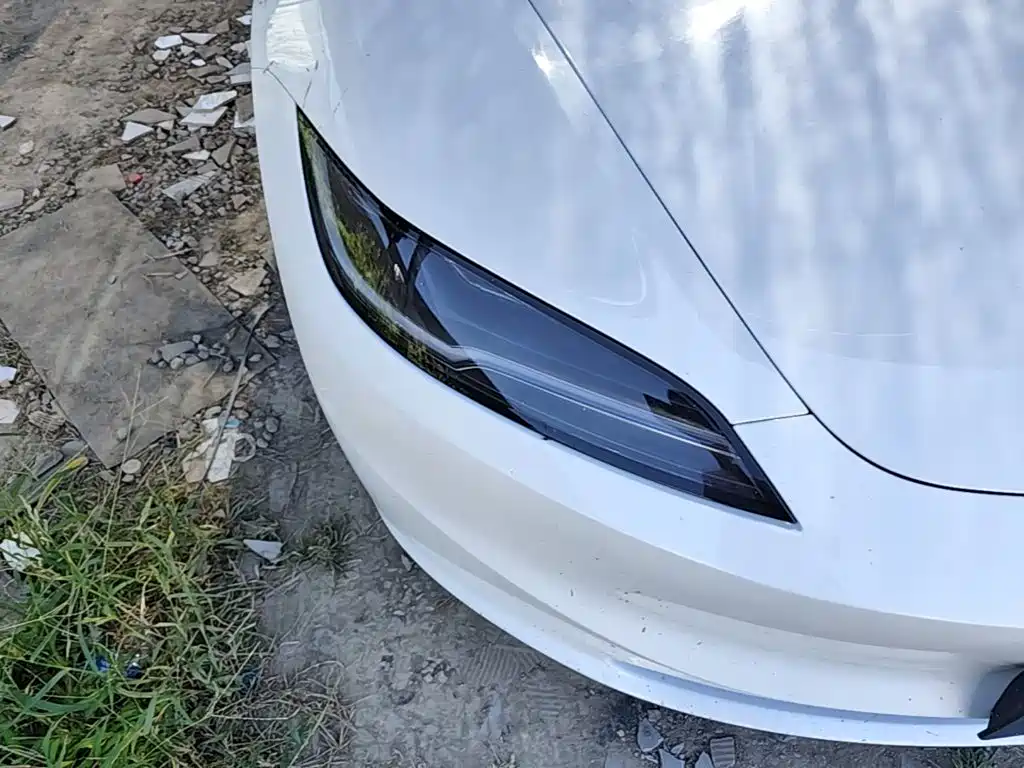 Tesla Model 3 — миниатюра 11