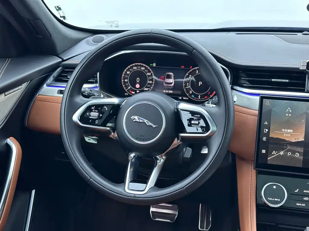 Jaguar F-PACE — миниатюра 19