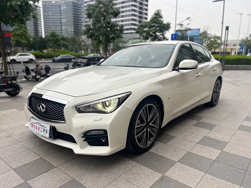 Infiniti Q50 2014 3.7L Luxury Sport Edition