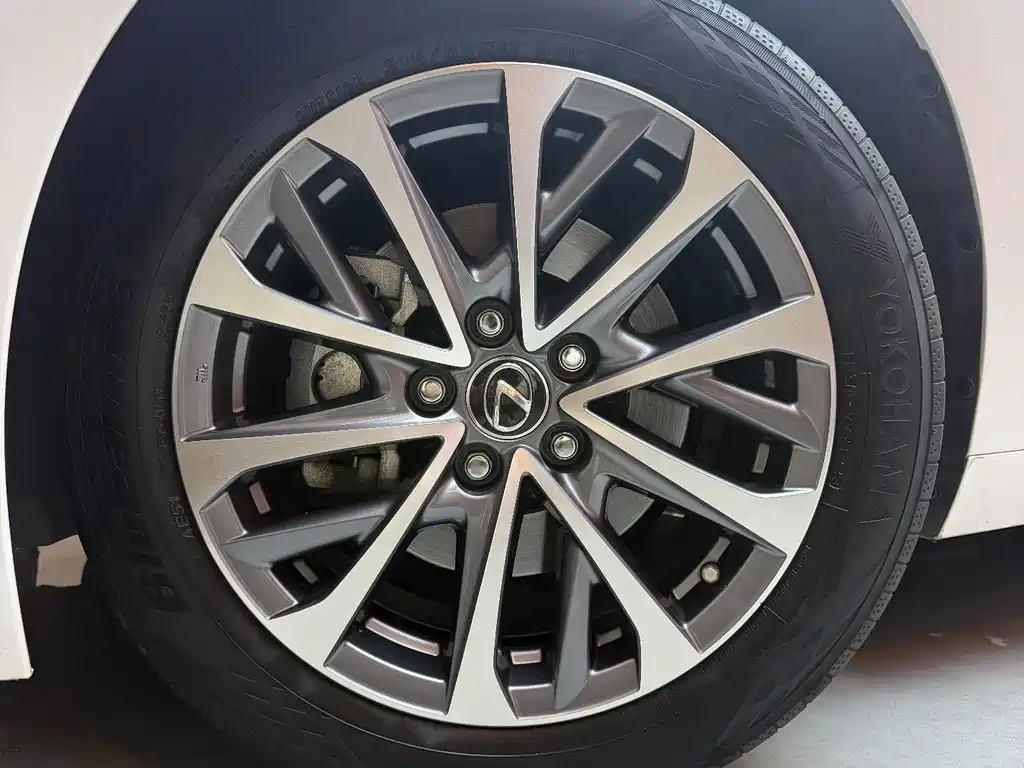 Lexus ES — миниатюра 13