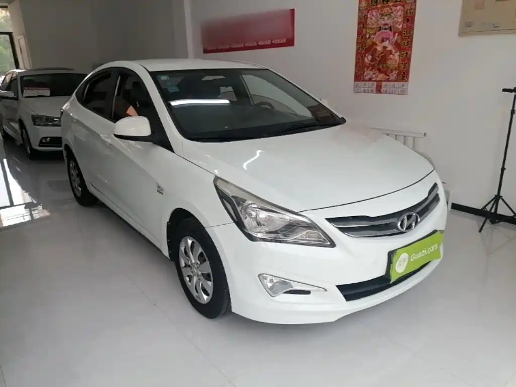 Hyundai Verna — миниатюра 4