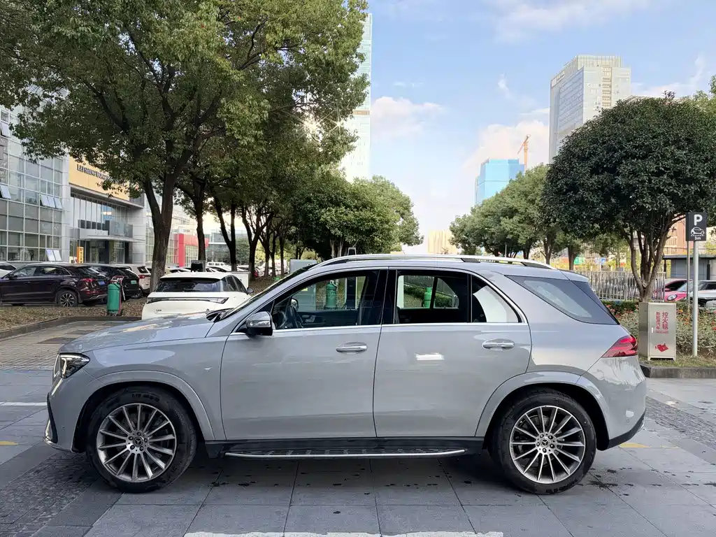Mercedes-Benz GLE (Import) — миниатюра 5