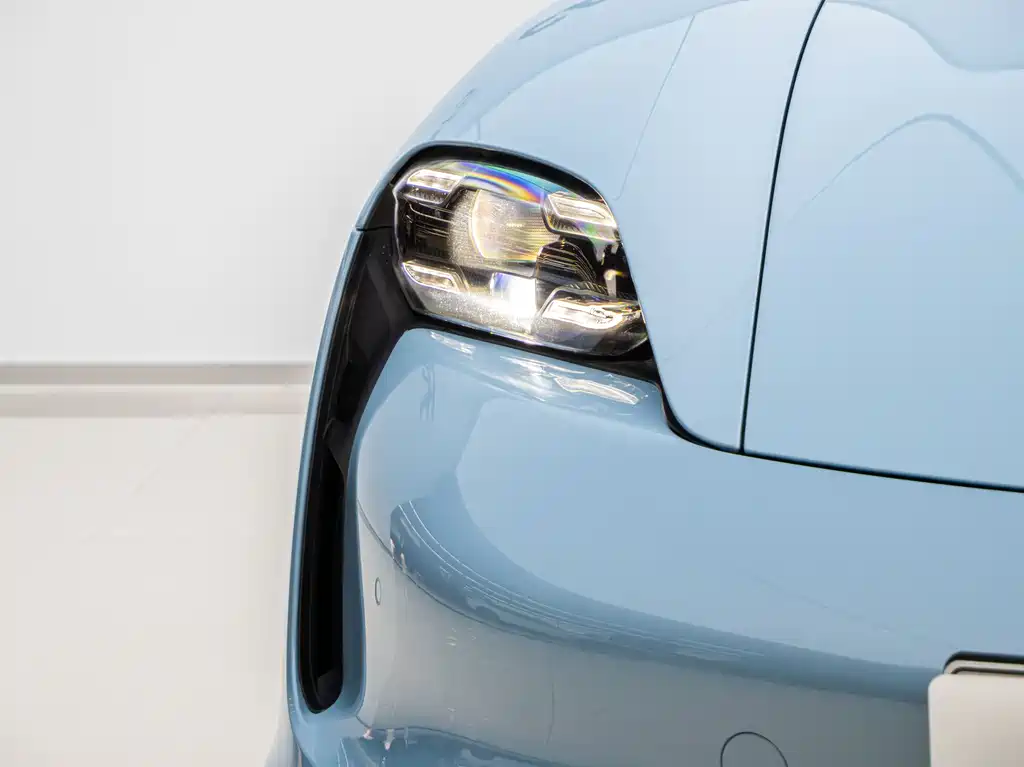 Porsche Taycan — миниатюра 13