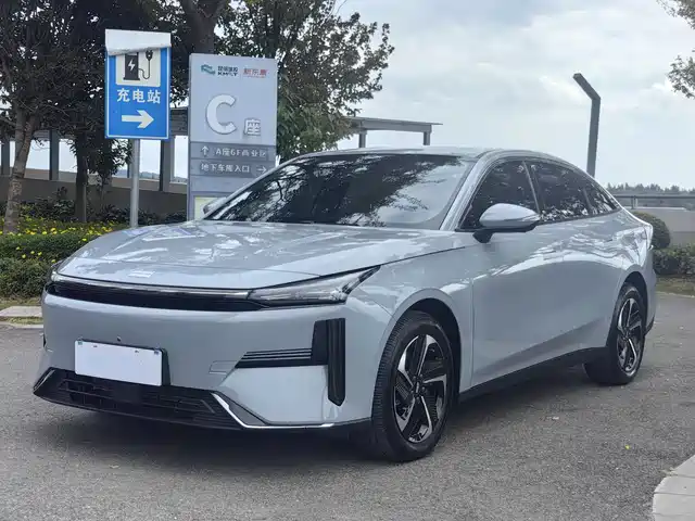 GEELY GALAXY GALAXY L6 2025