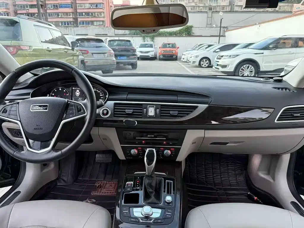 ZOTYE  Z700