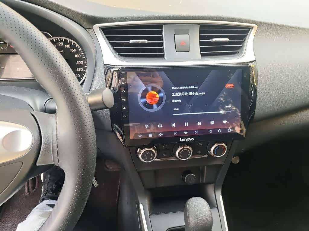 Nissan Sylphy 1.6 л 2026 г. Серебристо-серый, пробег 10000 км
