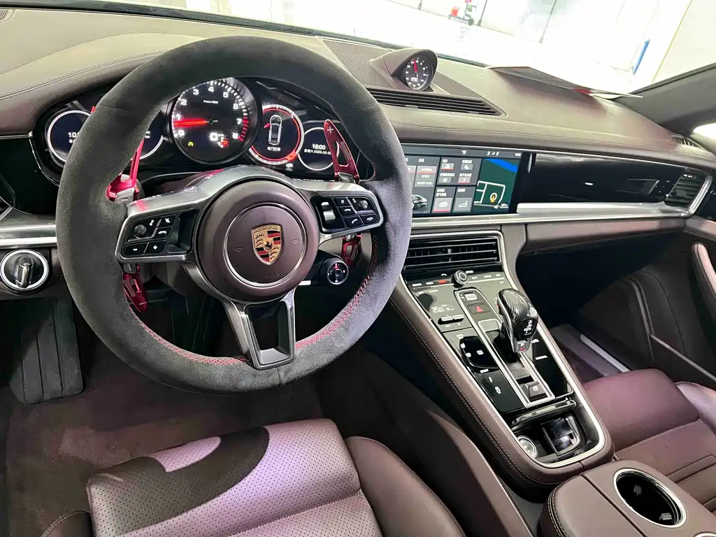 PORSCHE PANAMERA