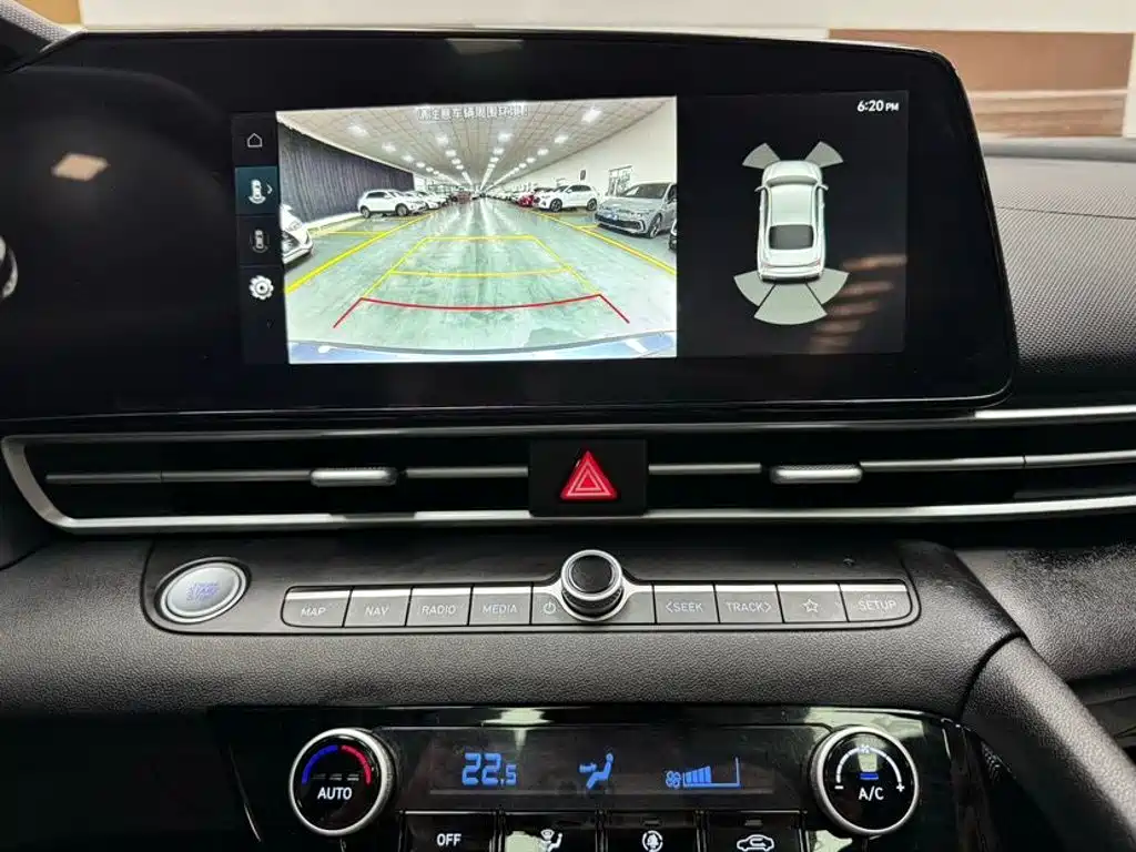 Hyundai Elantra — миниатюра 13