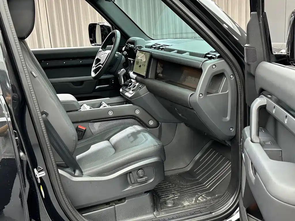 Land Rover Defender — миниатюра 37