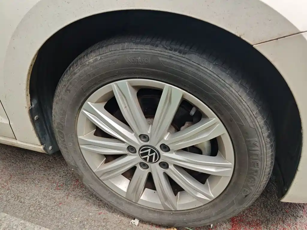 Volkswagen Touran — миниатюра 24