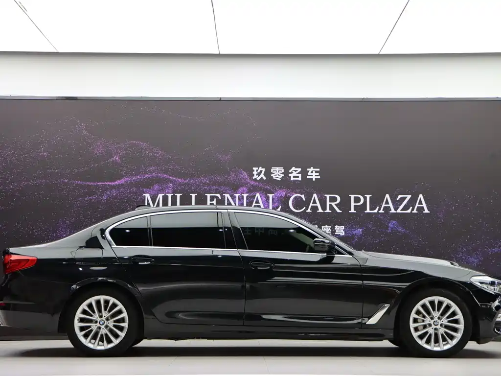 BMW 5 Series New Energy — миниатюра 22