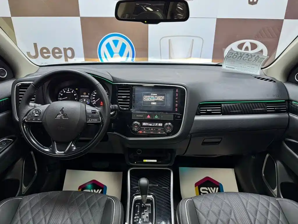 Mitsubishi Outlander — миниатюра 10
