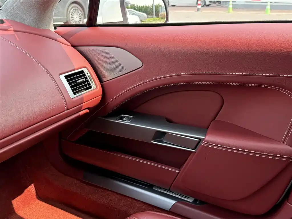 Aston Martin Rapide — миниатюра 21