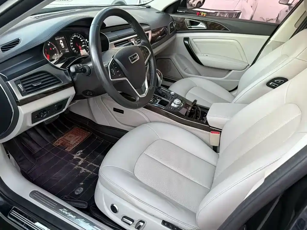 ZOTYE  Z700