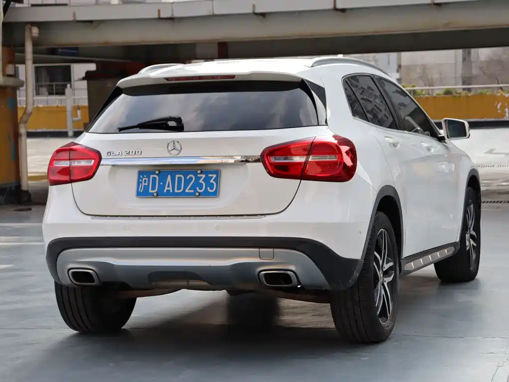 MERCEDES-BENZ GLA
