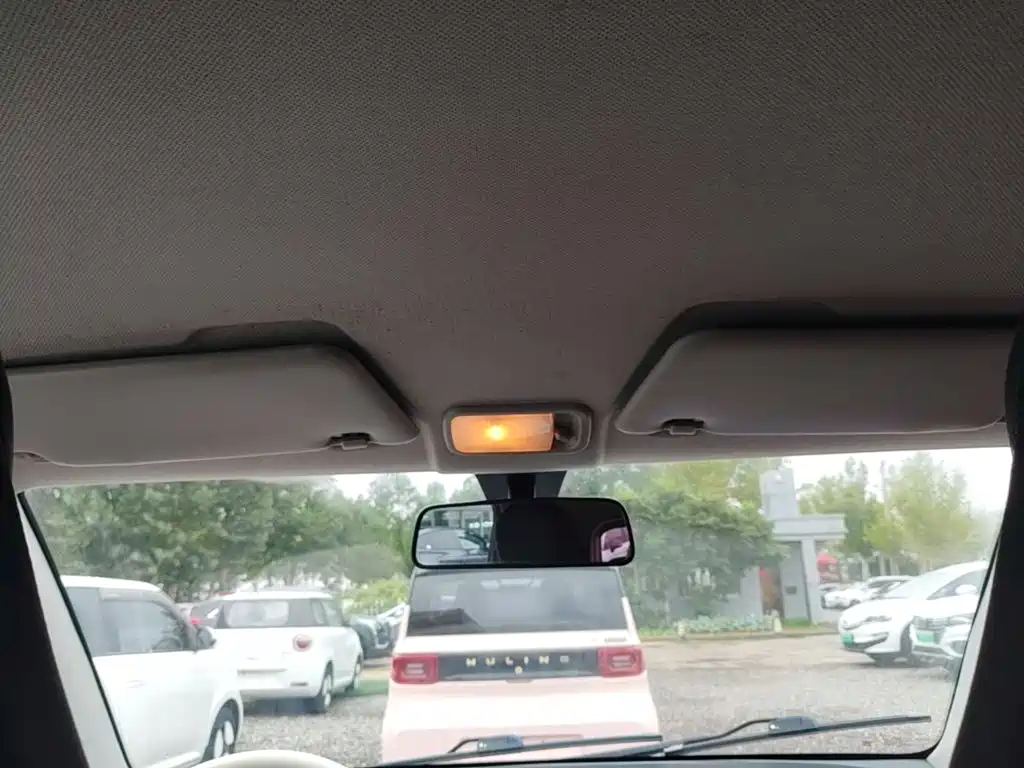 Wuling MINIEV — миниатюра 18