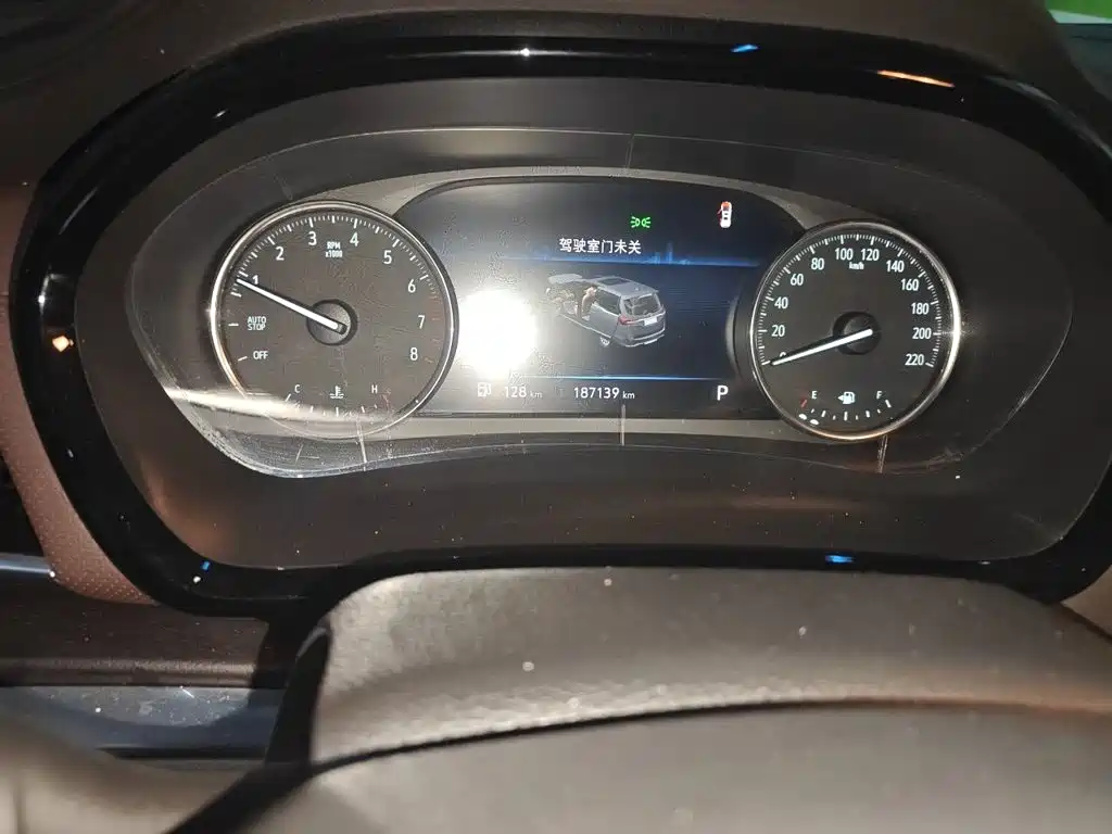 Buick GL8 — миниатюра 12