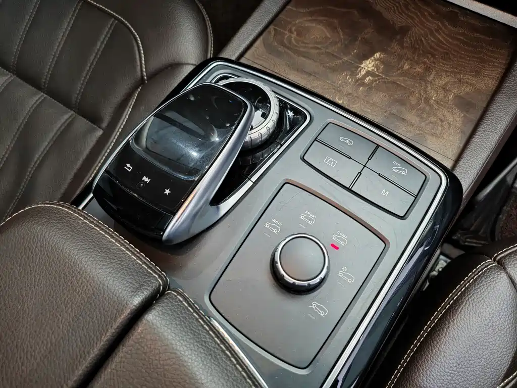 Mercedes-Benz GLE (Import) — миниатюра 18