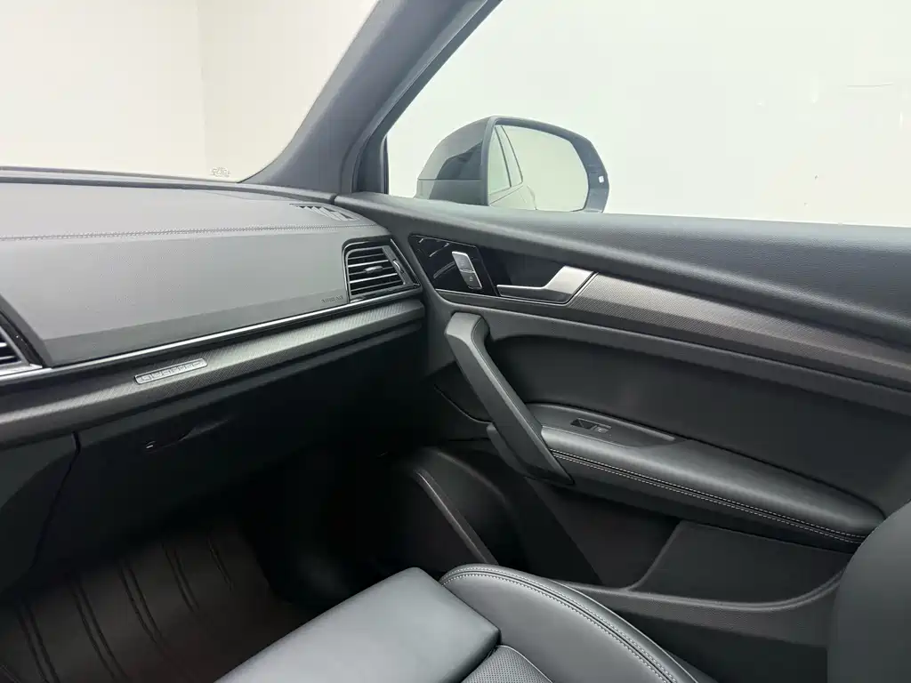 Audi Q5L — миниатюра 11