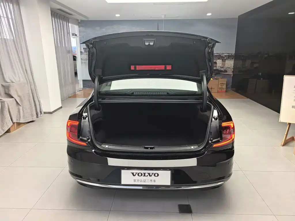 Volvo S90 — миниатюра 13