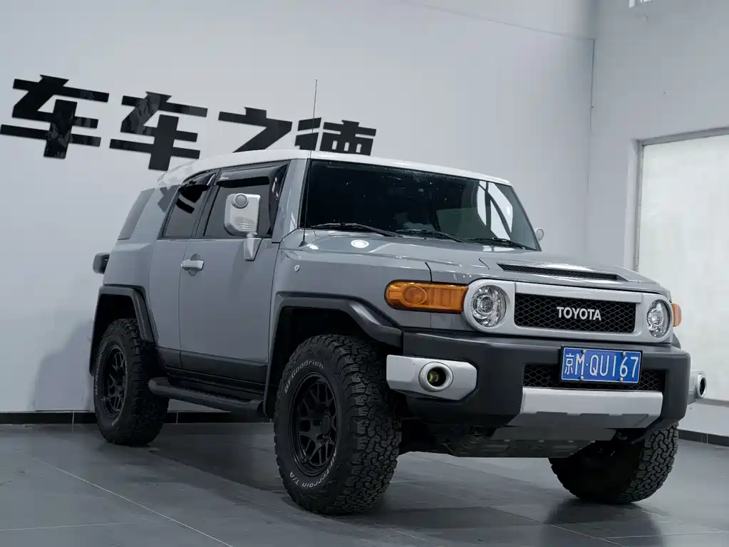 Toyota FJ Cruiser FJ 2023 4.0L AT