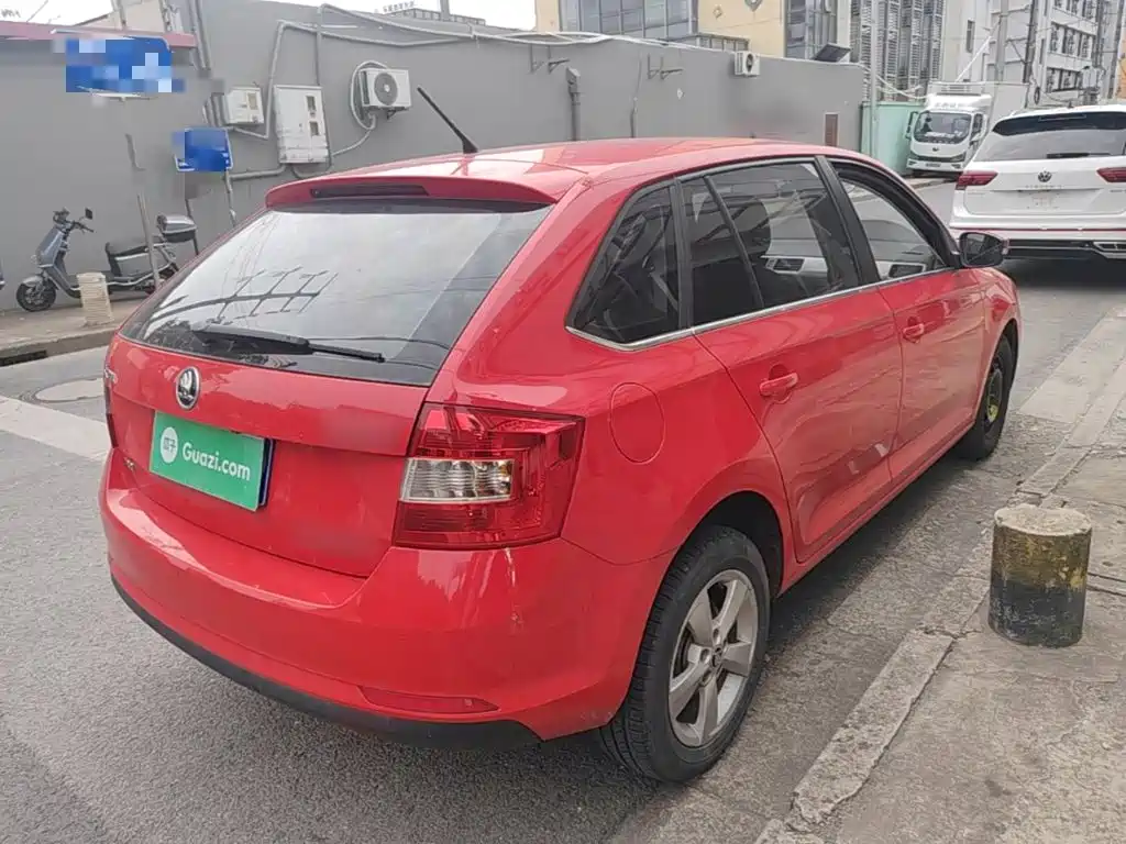 Skoda Rapid Spaceback — миниатюра 7