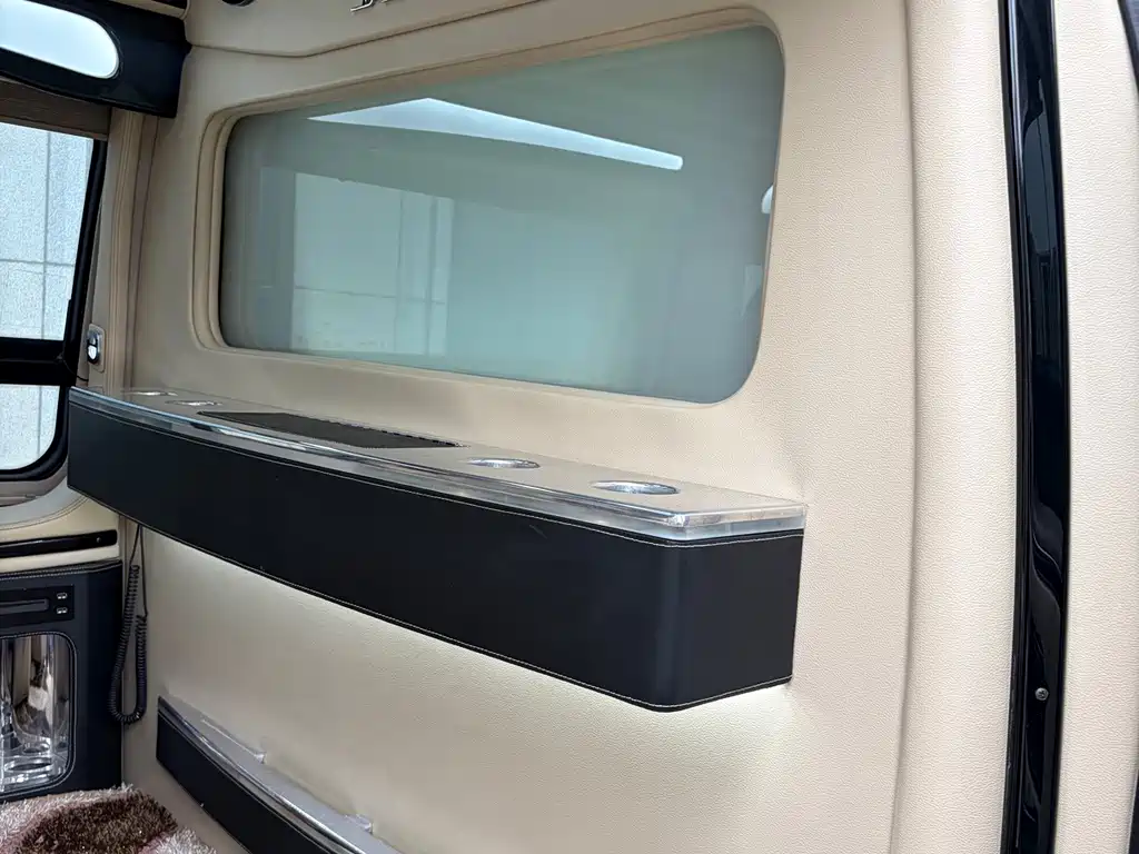 GMC Savana — миниатюра 9