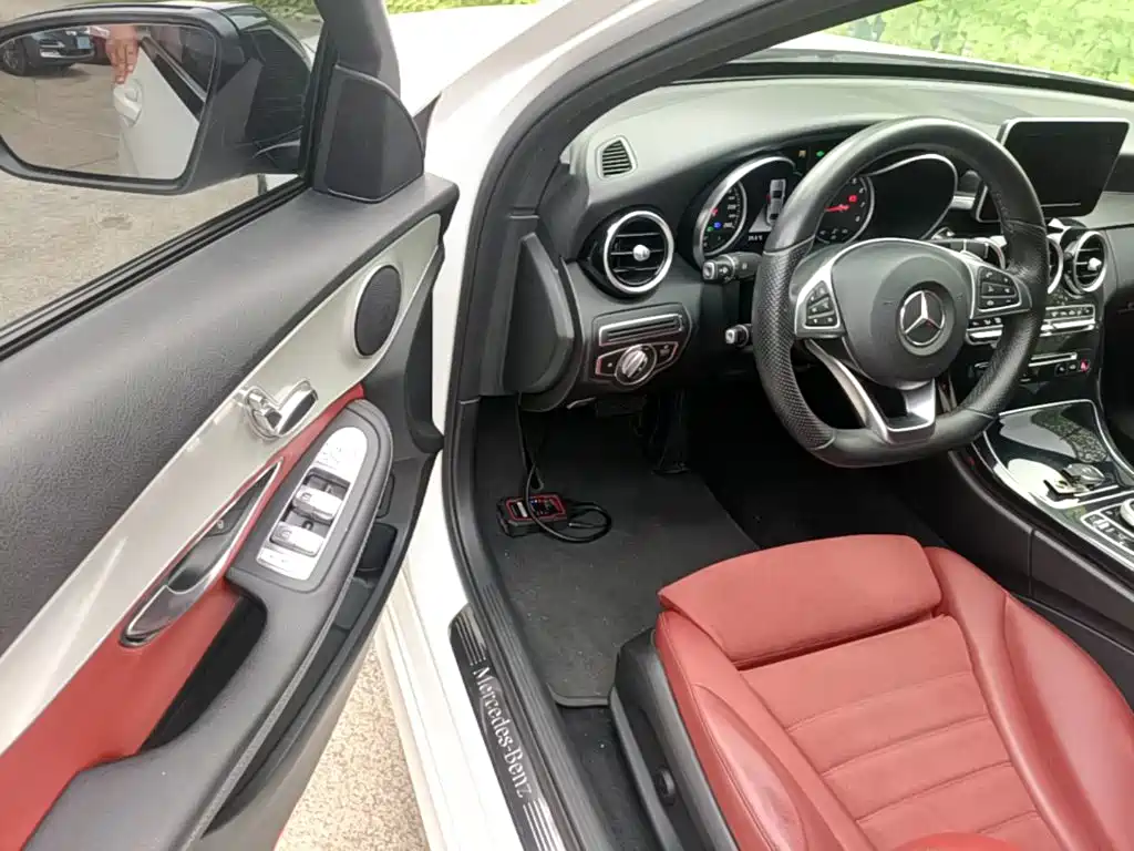 Mercedes-Benz C-Class — миниатюра 16