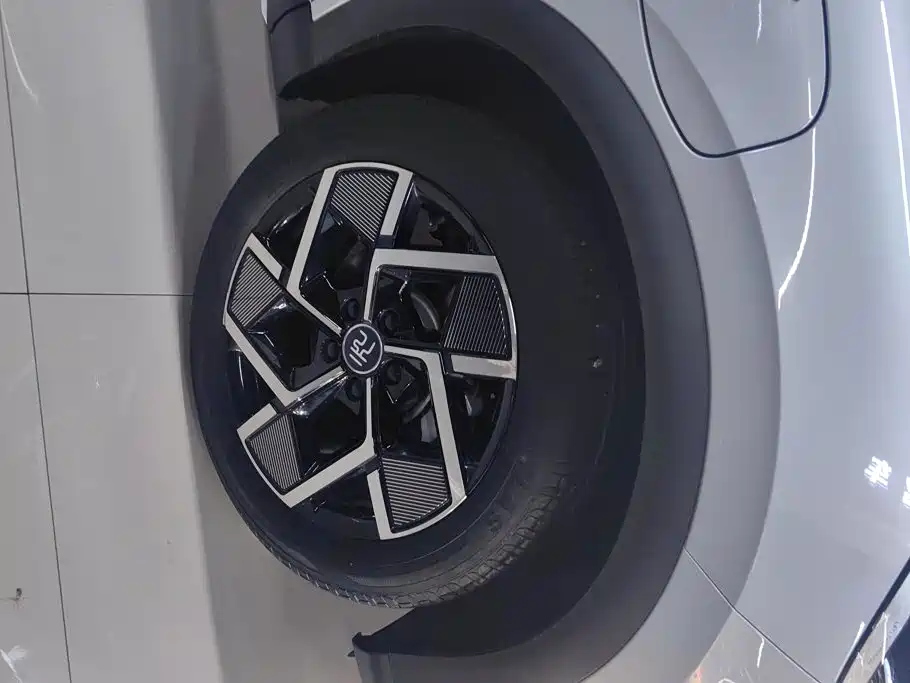 BYD Yuan Plus — миниатюра 6