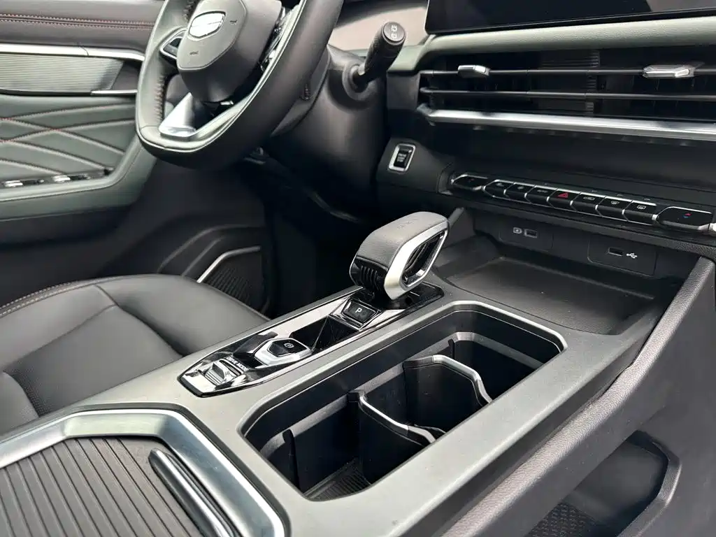 Geely Haoyue L — миниатюра 19