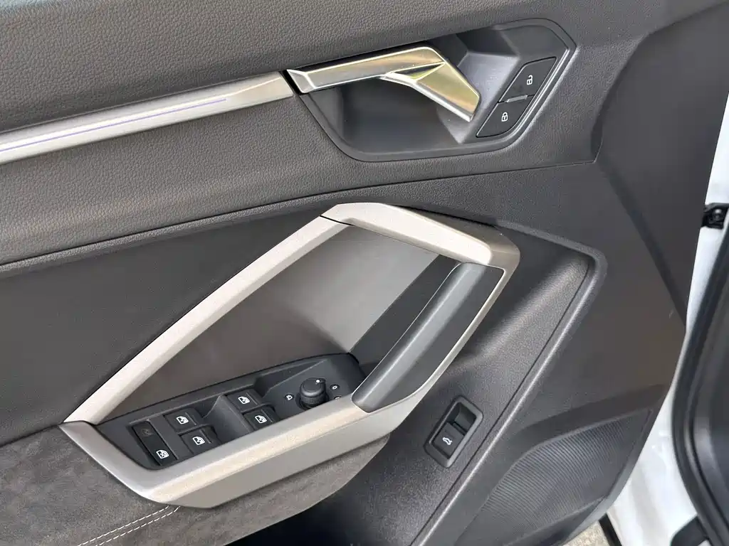 Audi Q3 — миниатюра 12