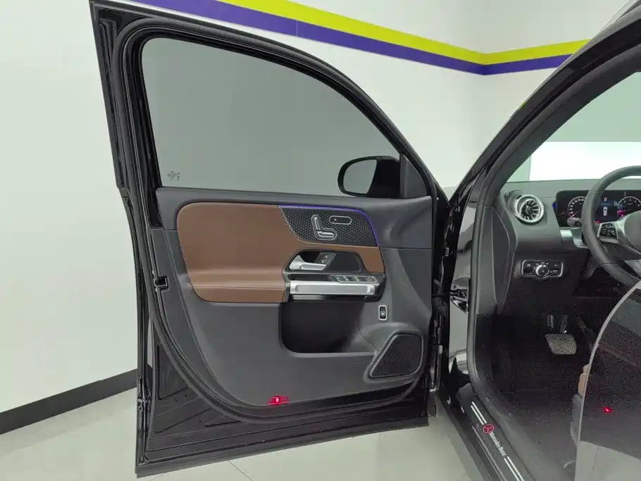 Mercedes-Benz GLB — миниатюра 7