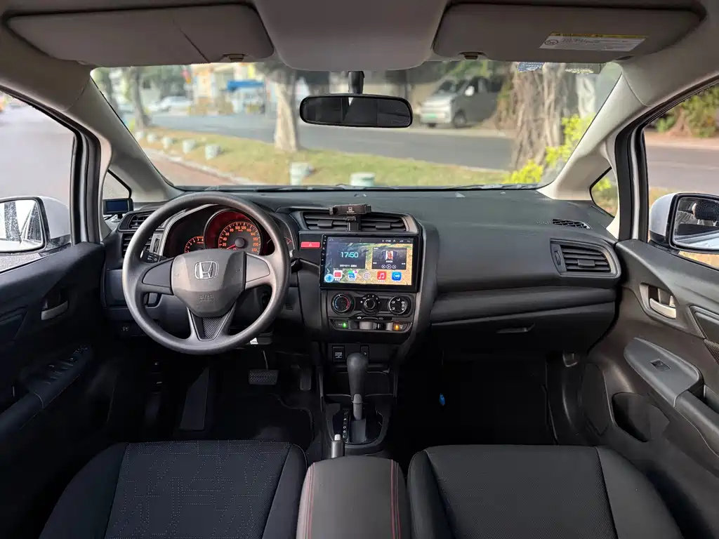 Honda Fit — миниатюра 7