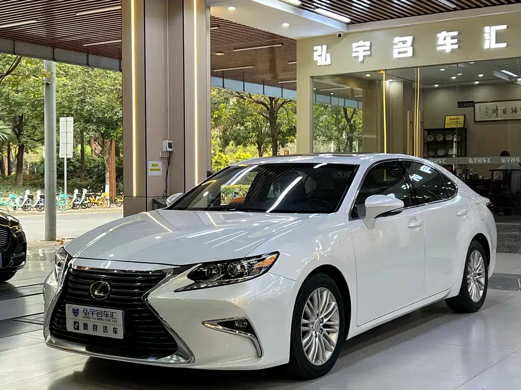 Lexus ES 2015