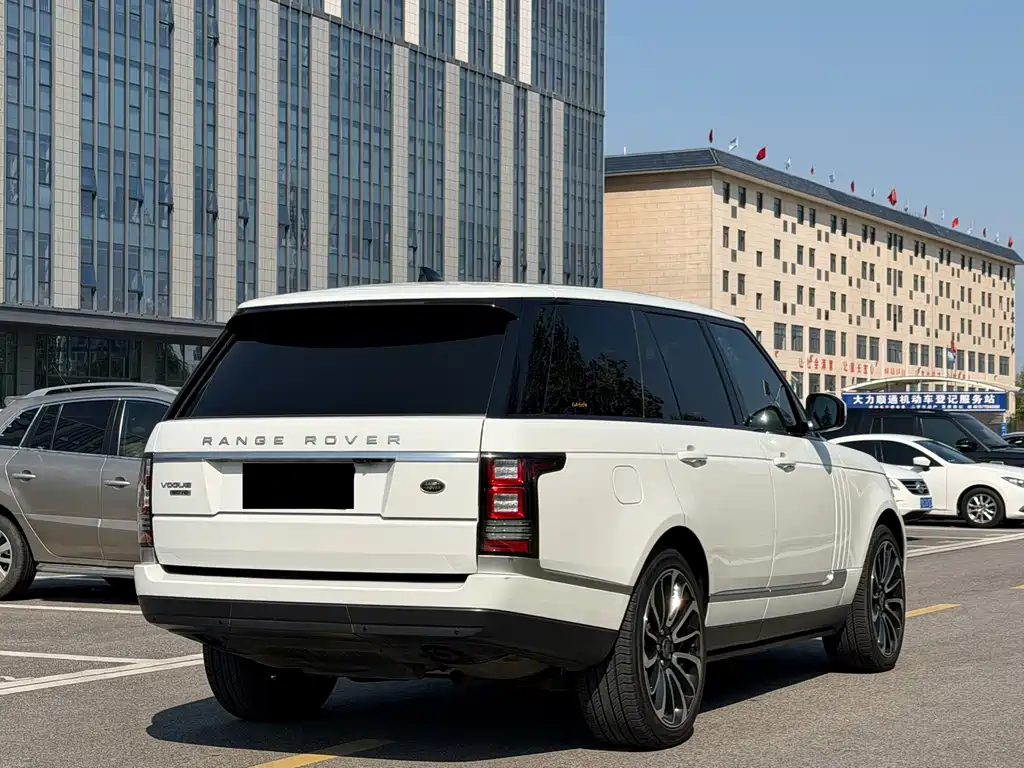 Land Rover Range Rover — миниатюра 4