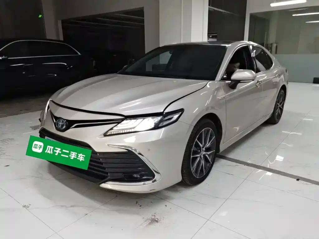 Toyota Camry — миниатюра 2