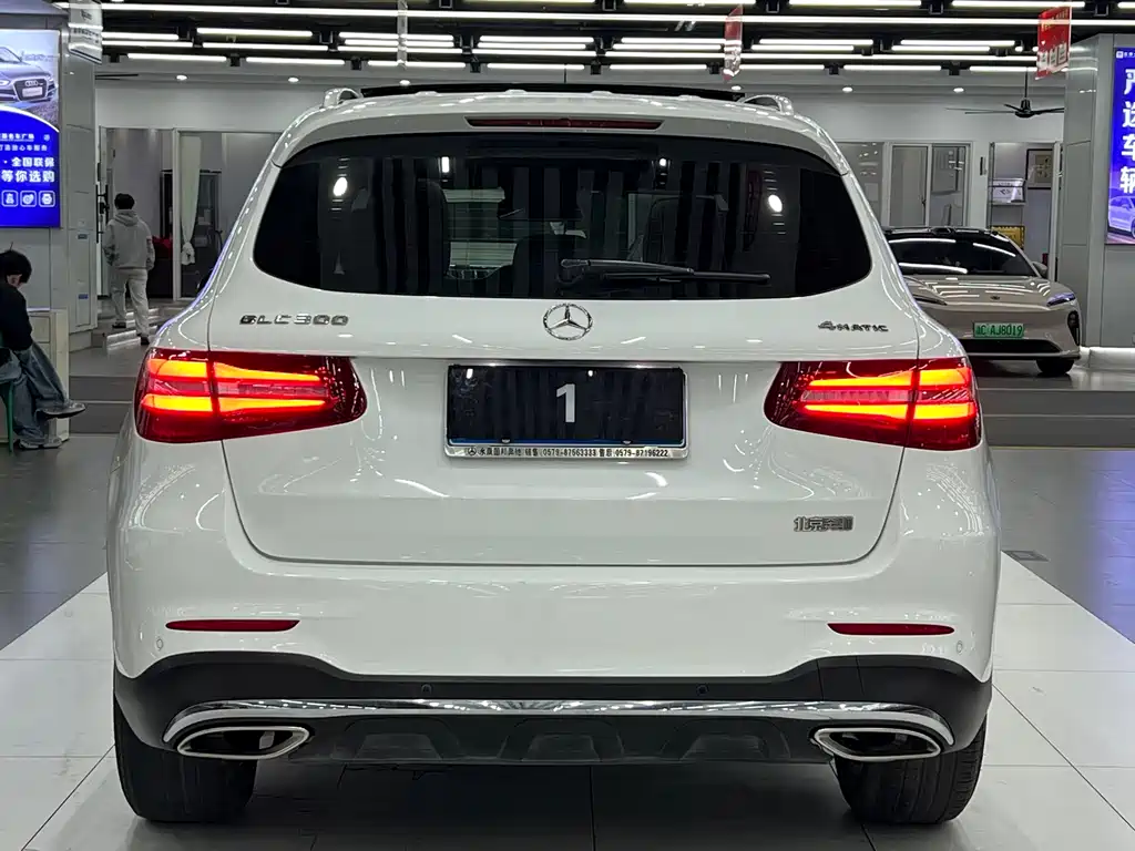 MERCEDES-BENZ GLC