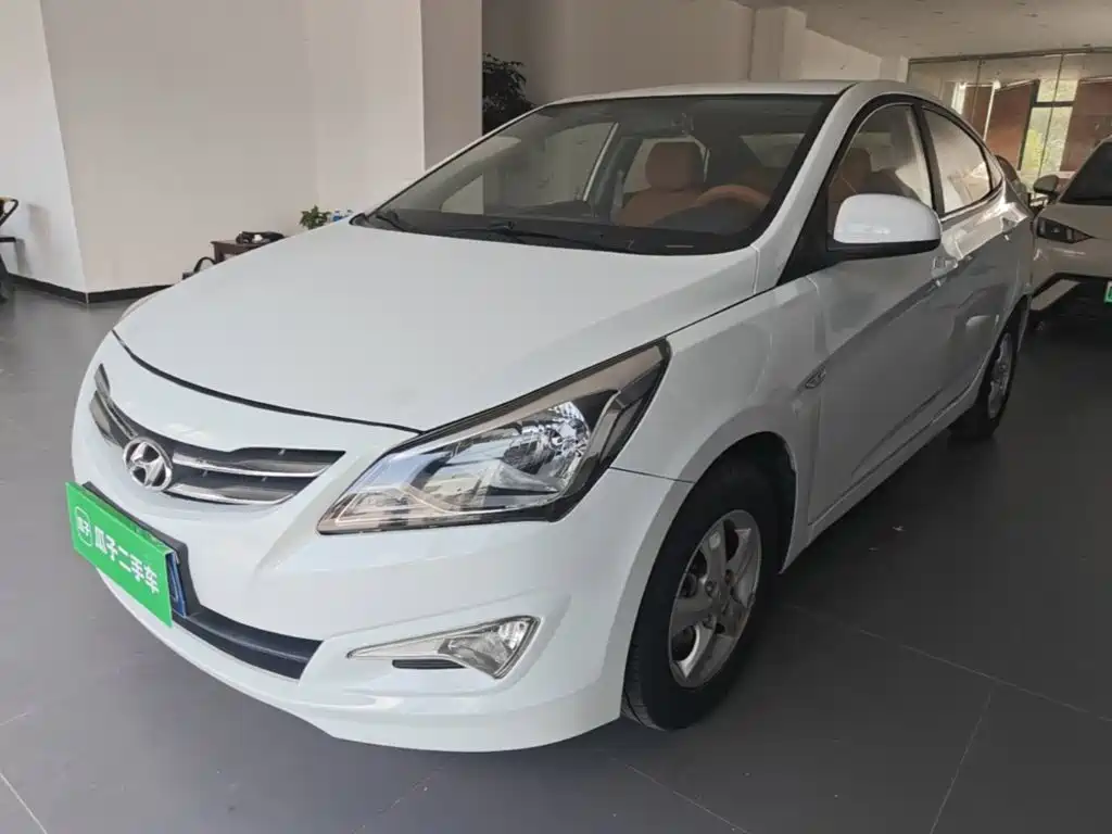 Hyundai Verna — миниатюра 2