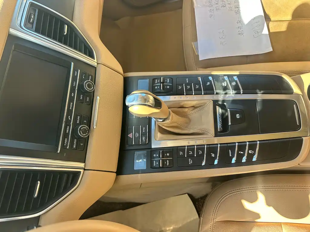 Porsche Macan — миниатюра 6