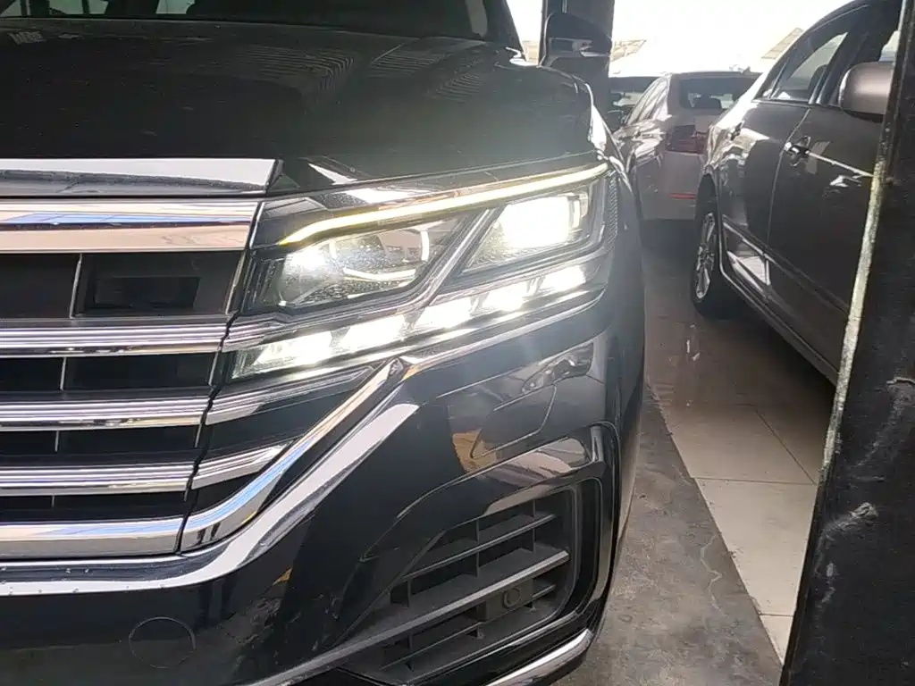 Volkswagen Touareg — миниатюра 24