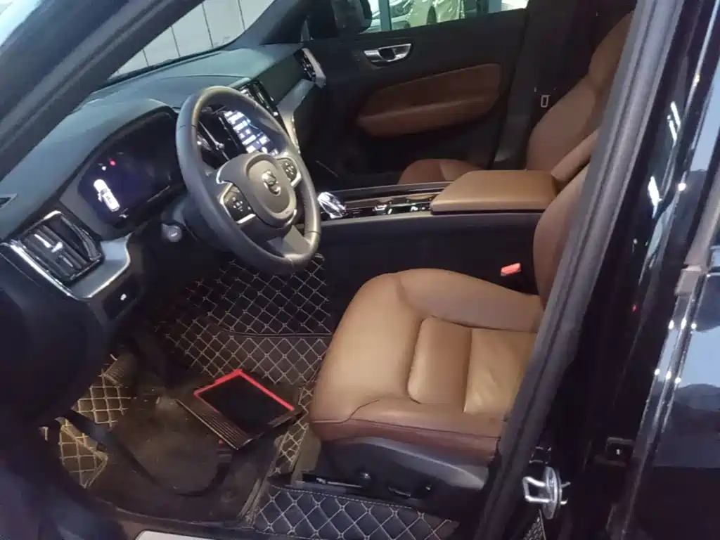 Volvo XC60 — миниатюра 11