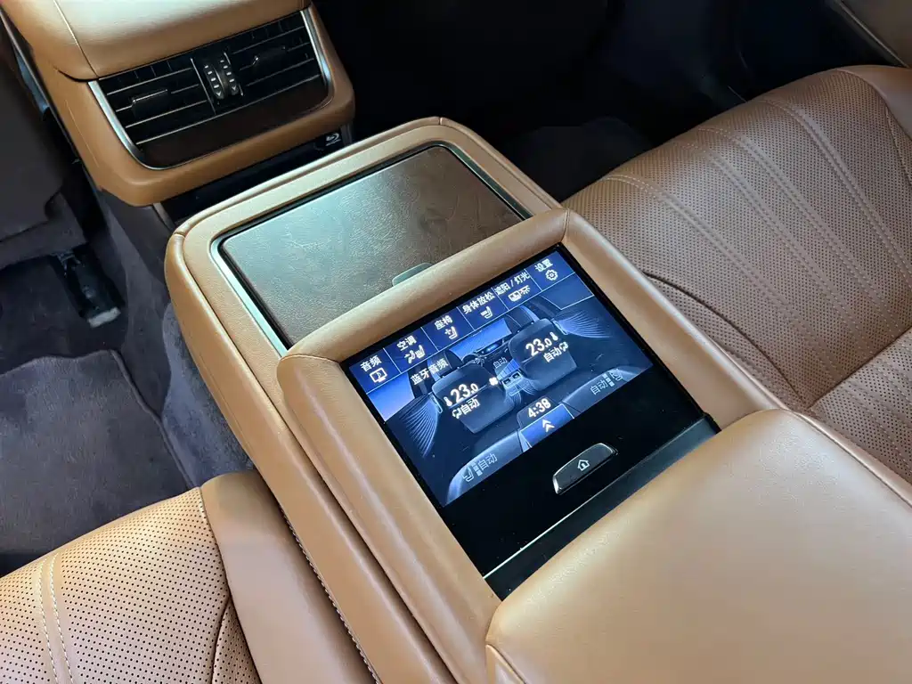 Lexus LS — миниатюра 8