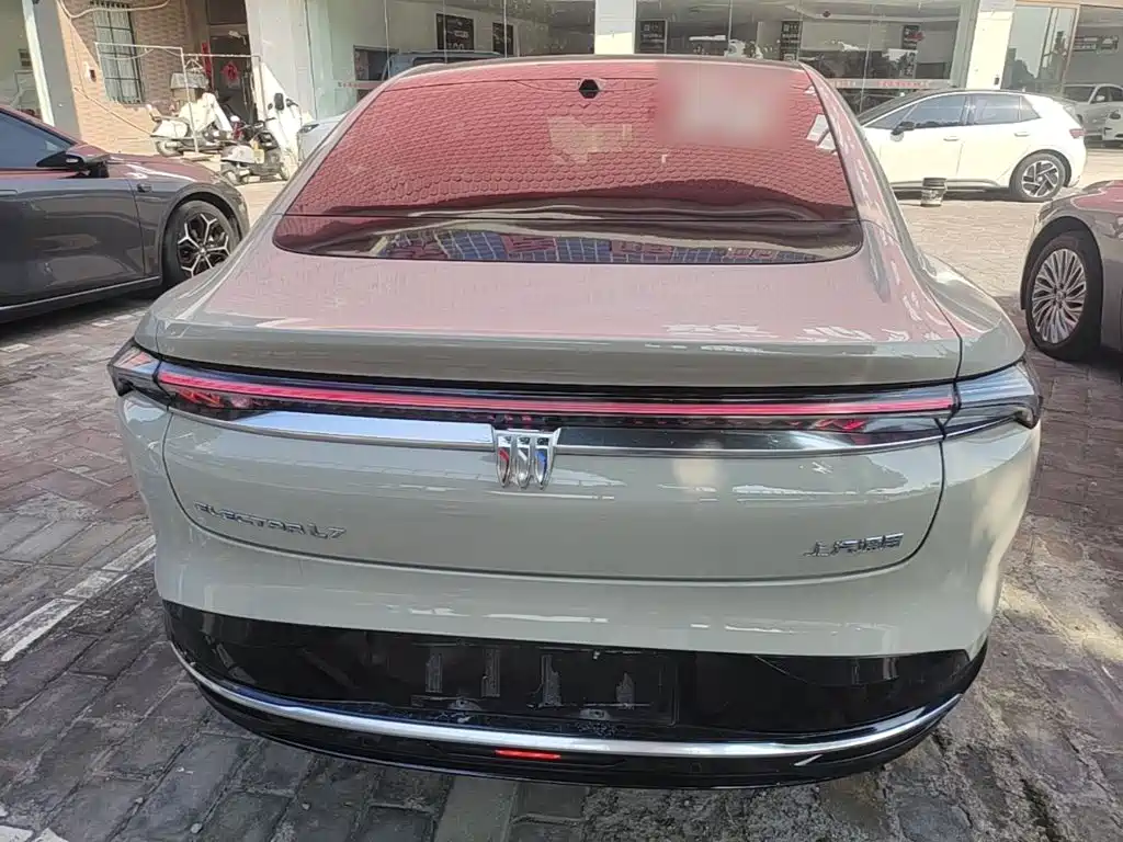 Buick Electra L7 — миниатюра 6