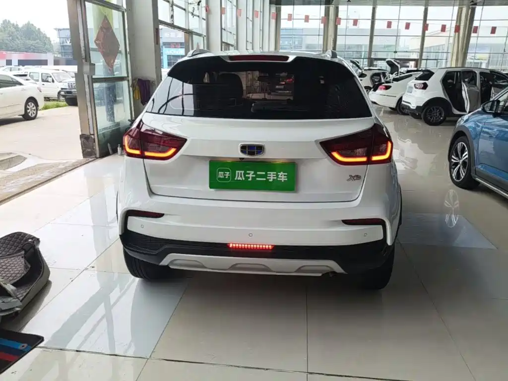 Geely Vision X3 — миниатюра 6