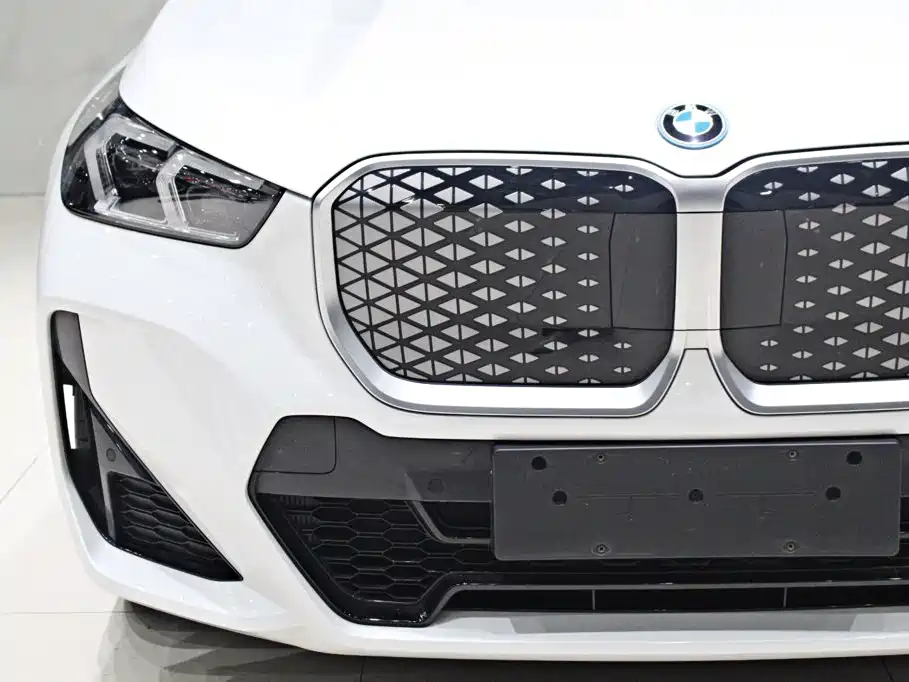 BMW iX1 — миниатюра 2