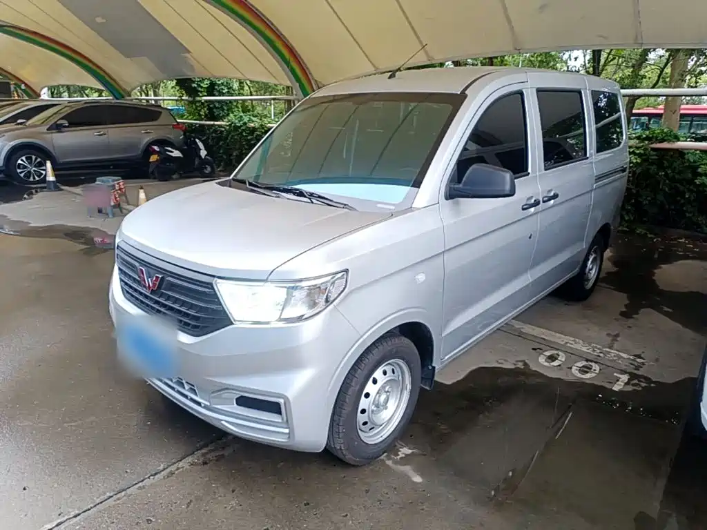 Wuling Hongguang V — миниатюра 2