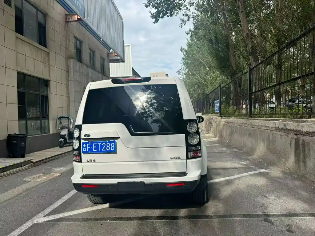 Land Rover Discovery — миниатюра 8
