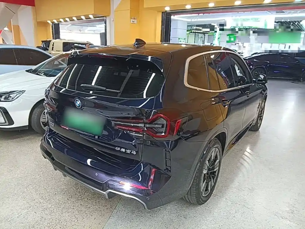 BMW iX3 — миниатюра 7