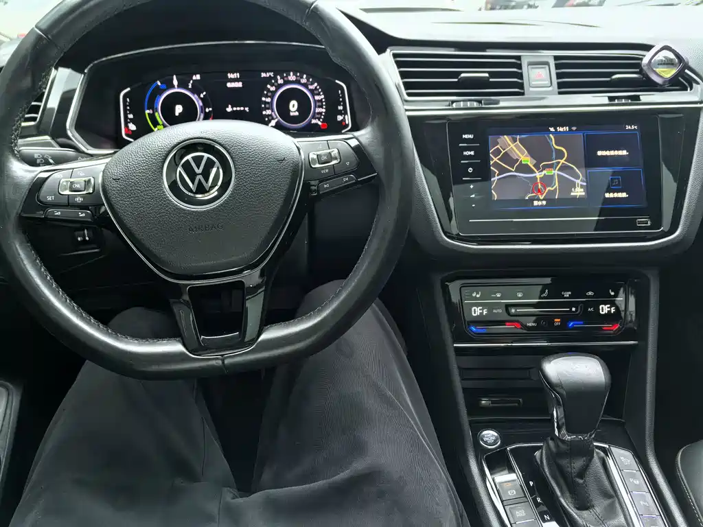 Volkswagen Tiguan L PHEV — миниатюра 7